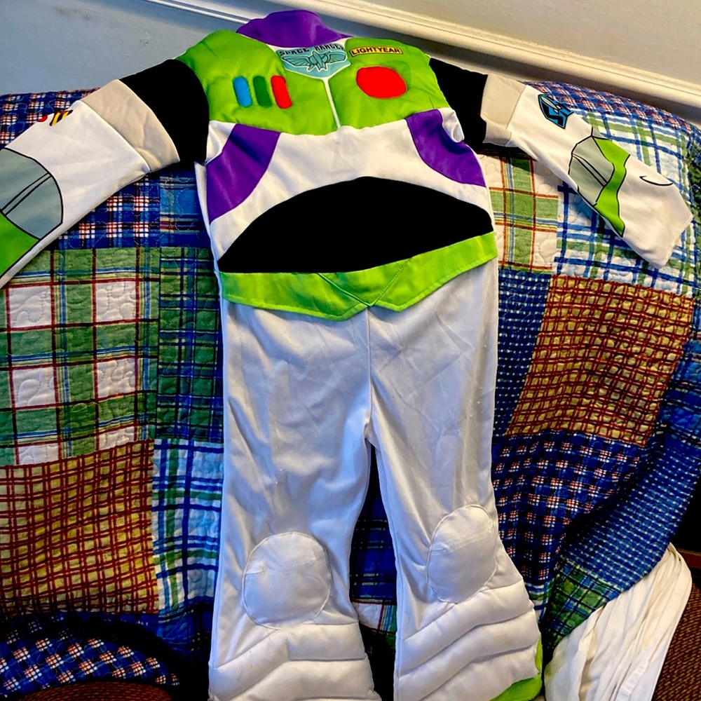 Buzz Lightyear Halloween Costume. Boys size small 6/7